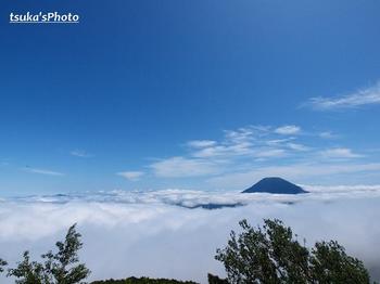 羊蹄山と雲海.JPG